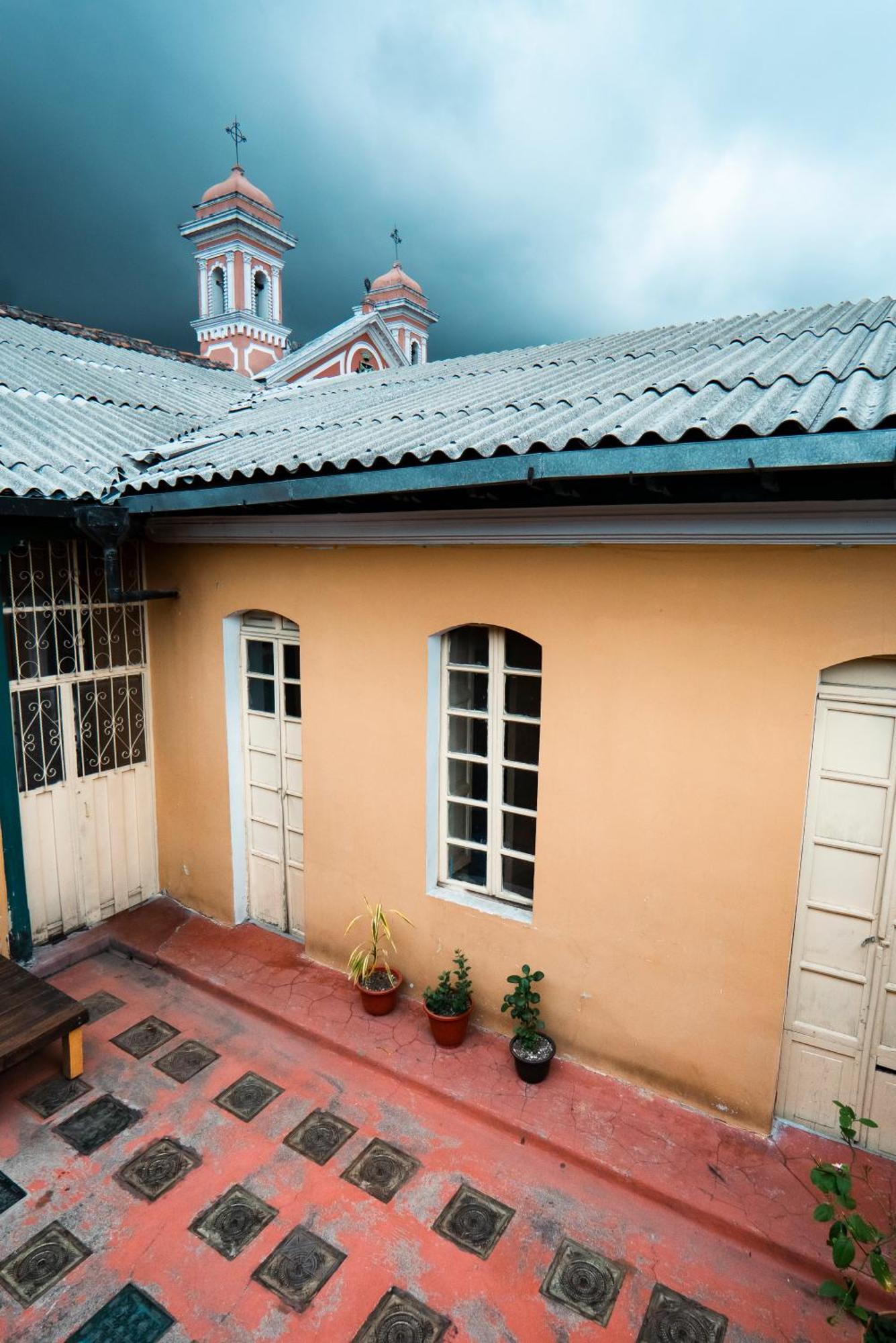 Basshaus Hotel Huamboya Exterior photo